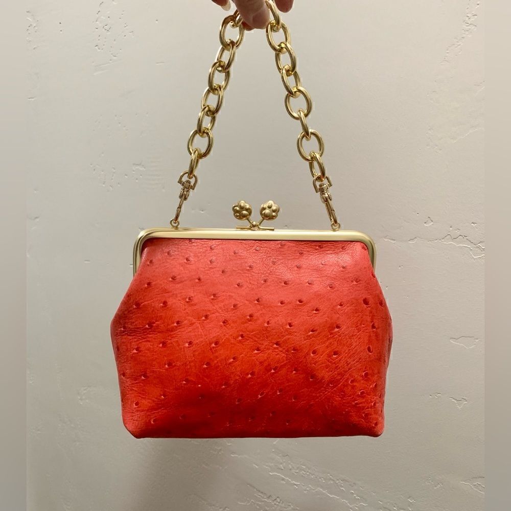 Handmade Genuine Ostrich Textured Leather "Cat paw" Kisslock Wristlet/Crossbody